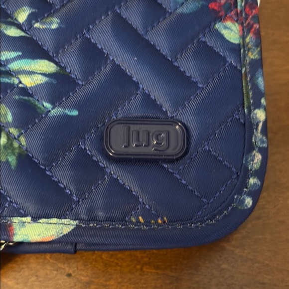 Lug Navy Quilted Brush Holder with Floral Design - Picture 2 of 4